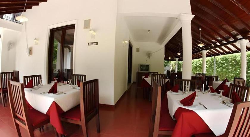 The Mgs Hotel Elpitiya  Екстериор снимка